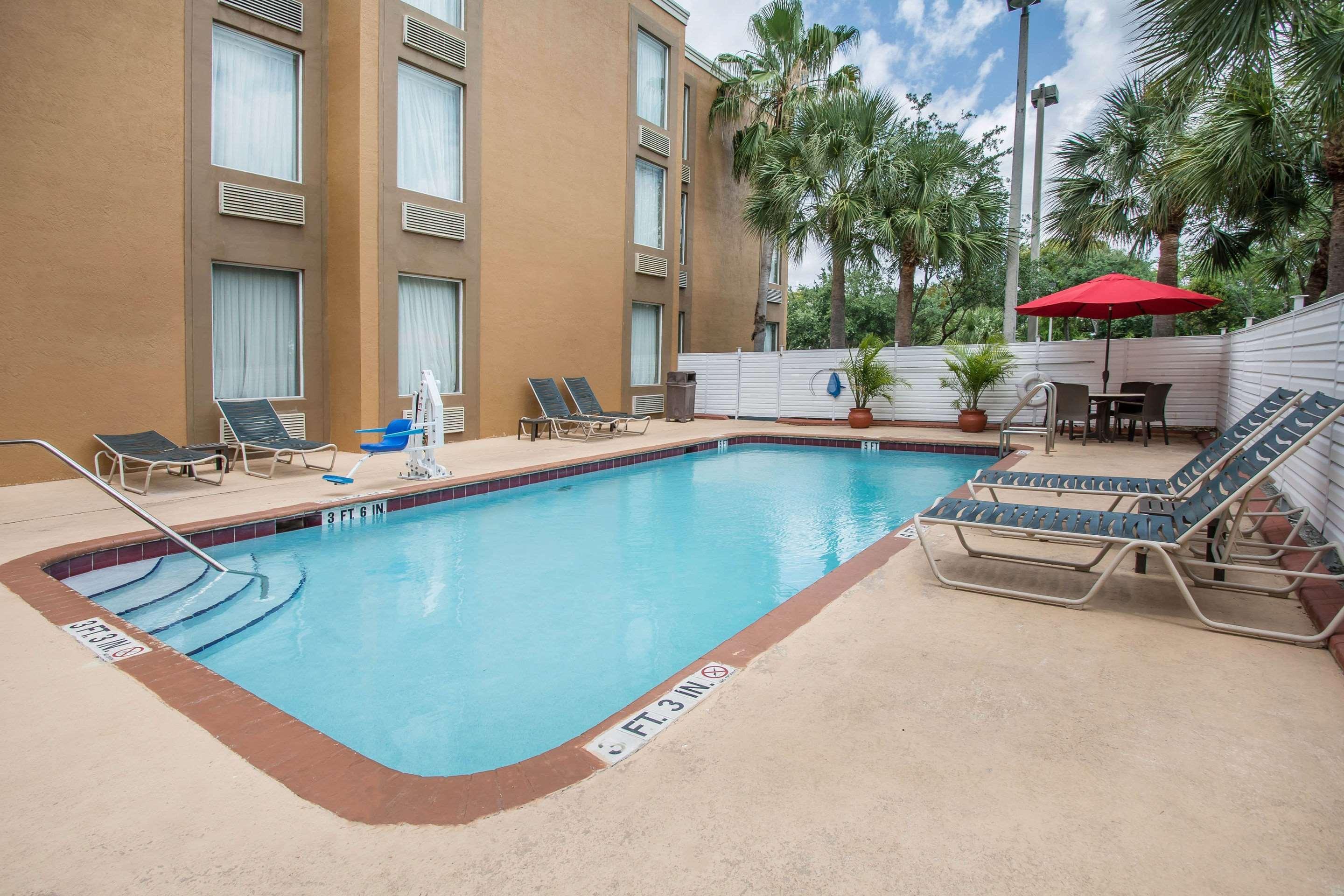 Comfort Inn & Suites Fort Lauderdale West Turnpike Lauderdale Lakes Exteriér fotografie