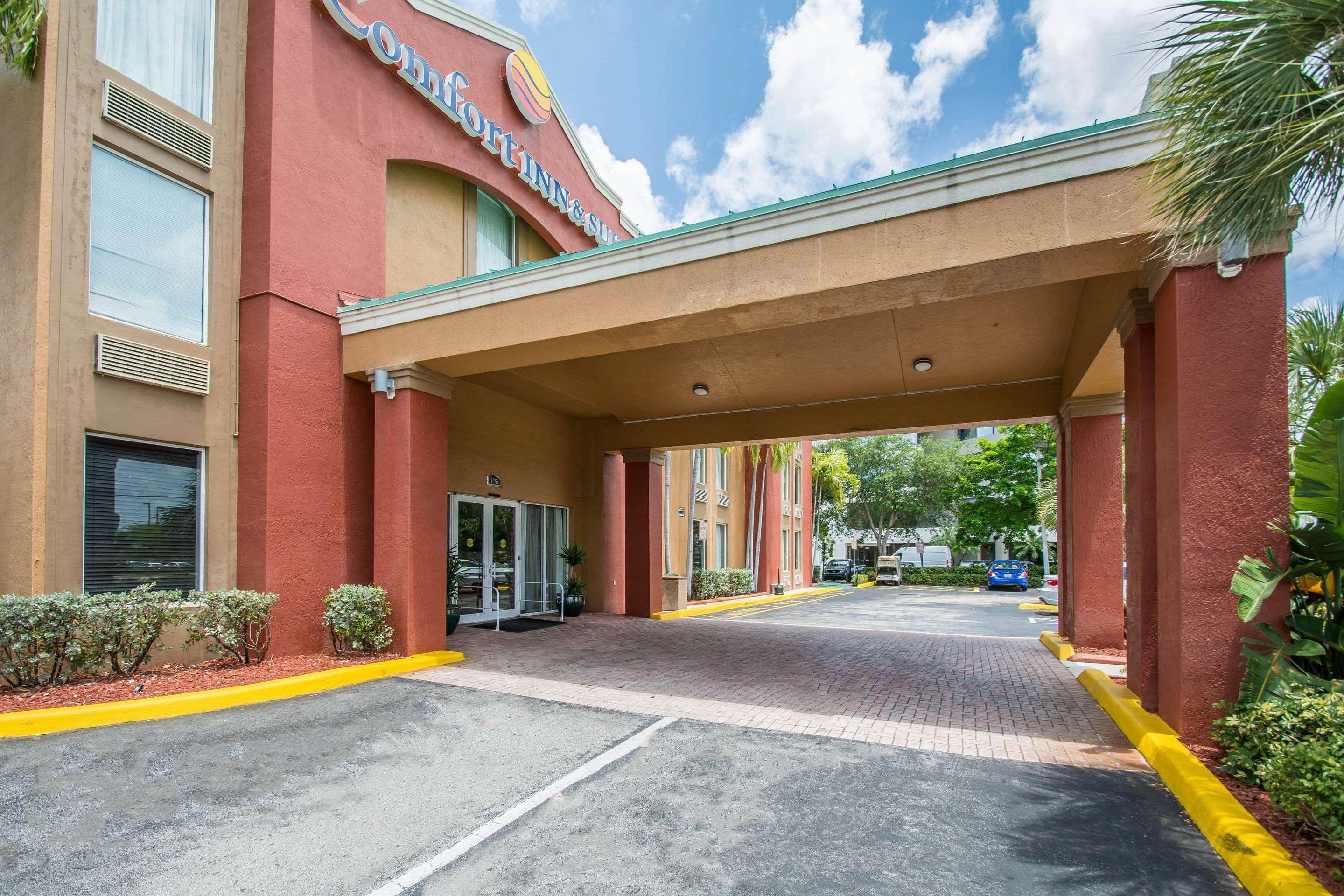 Comfort Inn & Suites Fort Lauderdale West Turnpike Lauderdale Lakes Exteriér fotografie
