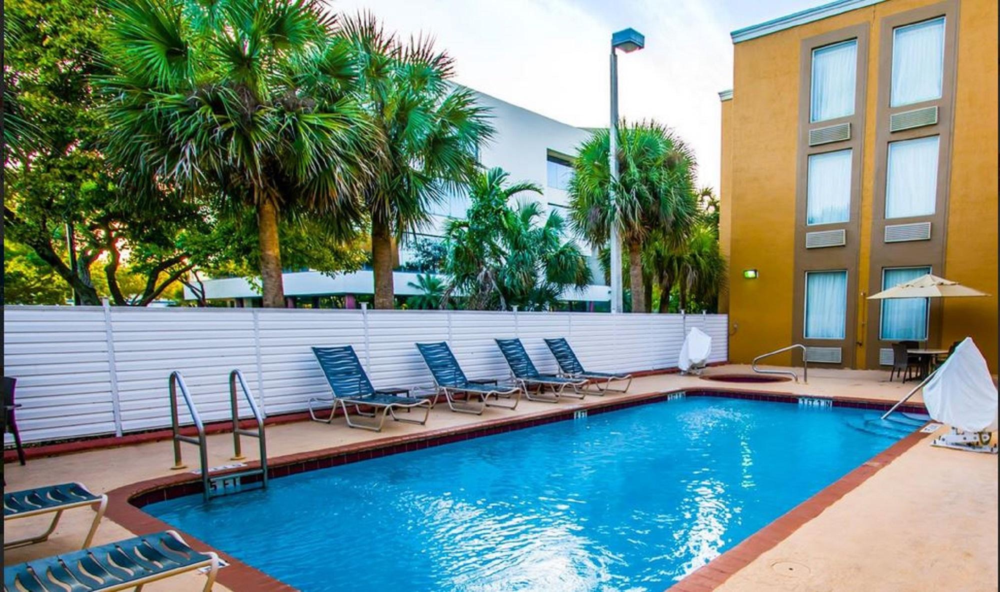 Comfort Inn & Suites Fort Lauderdale West Turnpike Lauderdale Lakes Exteriér fotografie