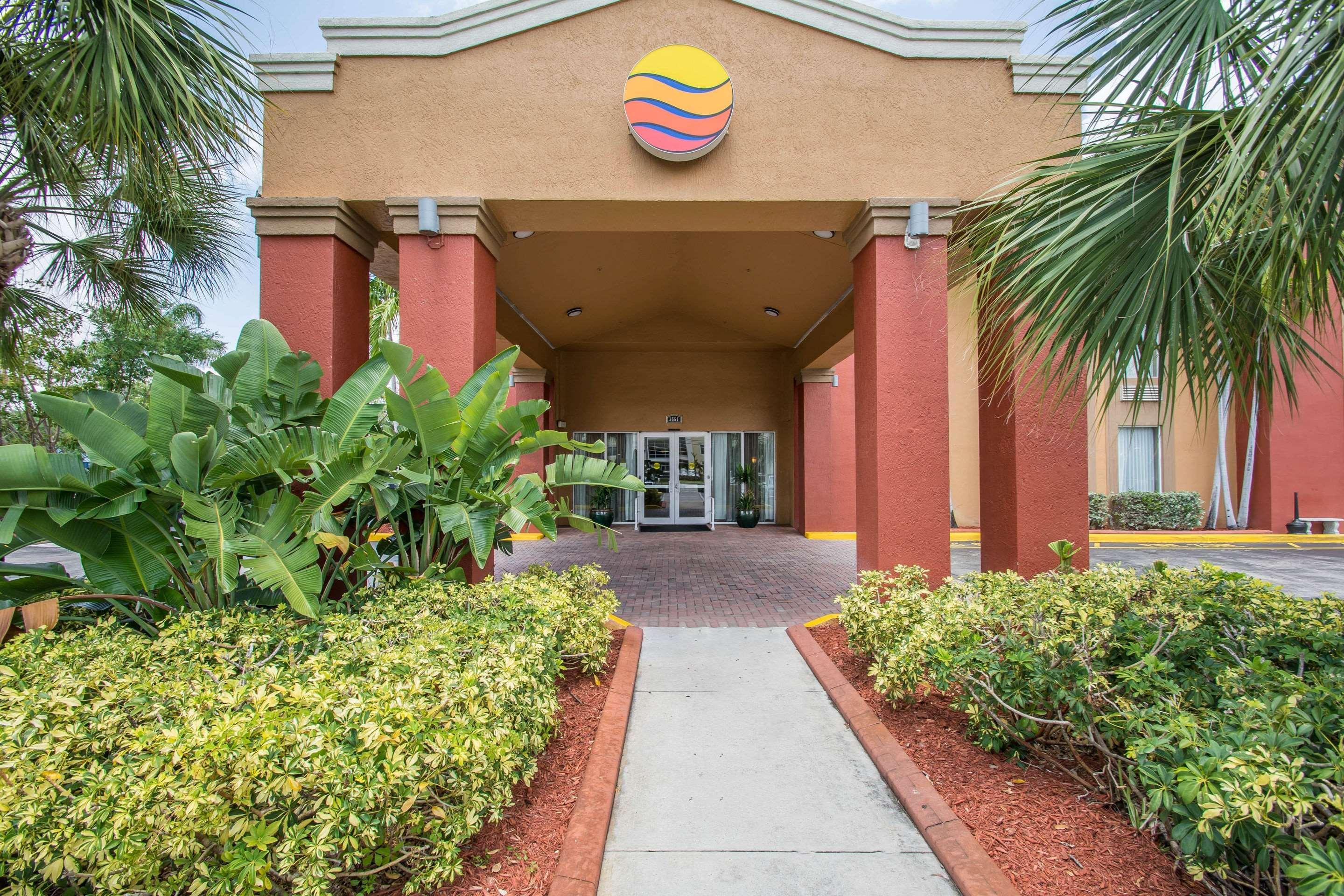 Comfort Inn & Suites Fort Lauderdale West Turnpike Lauderdale Lakes Exteriér fotografie